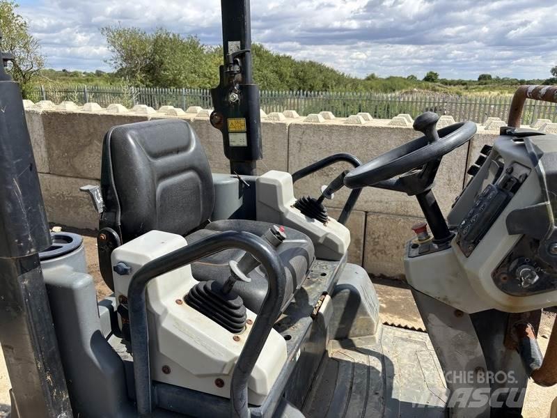 CAT CB24 B Двойни барабанни ролки
