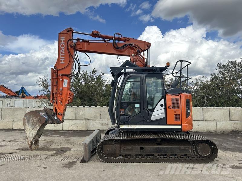 Hitachi ZX135 Багери за разрушаване
