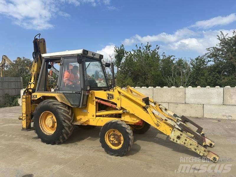 JCB 3CX Sitemaster Товарач със заден ексватор