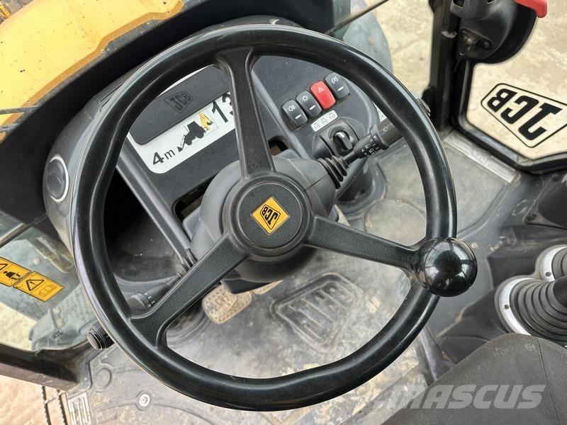 JCB 3CX Sitemaster Товарач със заден ексватор
