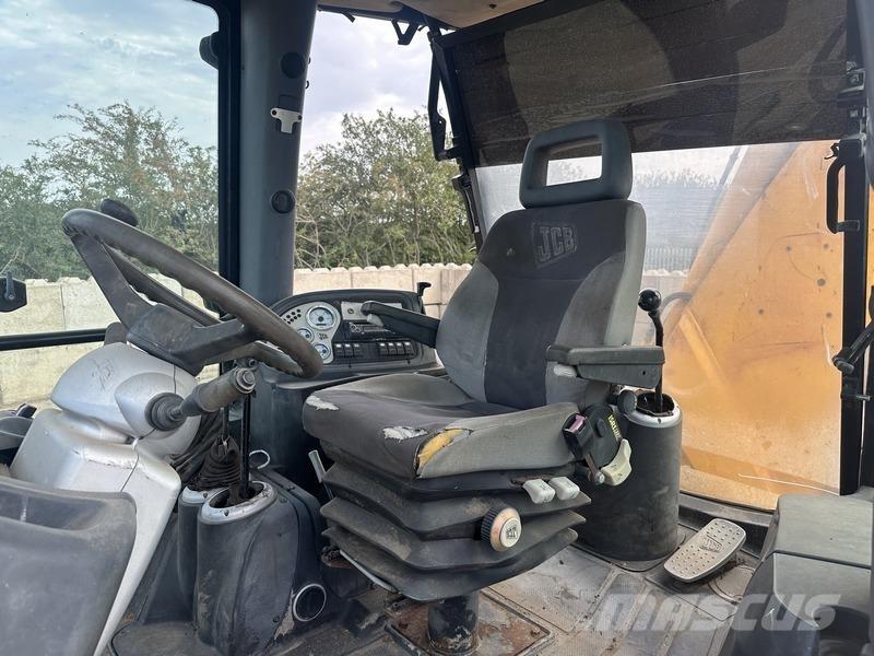 JCB 4CX Sitemaster Товарач със заден ексватор