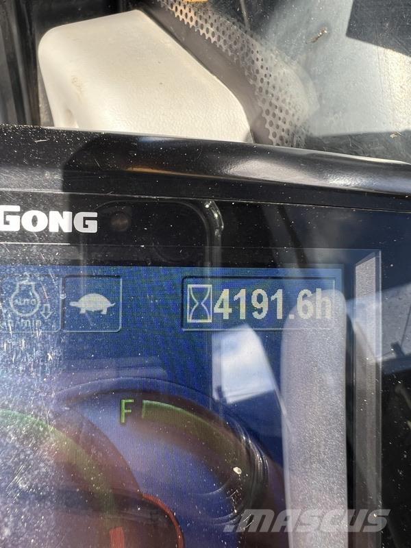 LiuGong CLG933 Верижен екскаватор