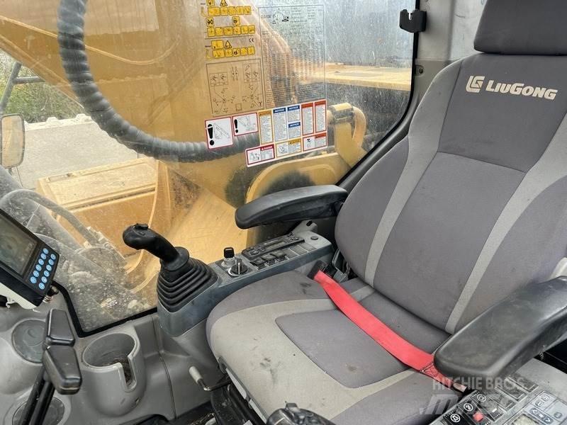 LiuGong CLG933 Верижен екскаватор