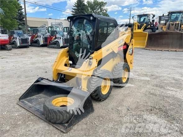 CAT 242D3 Мини товарачи

