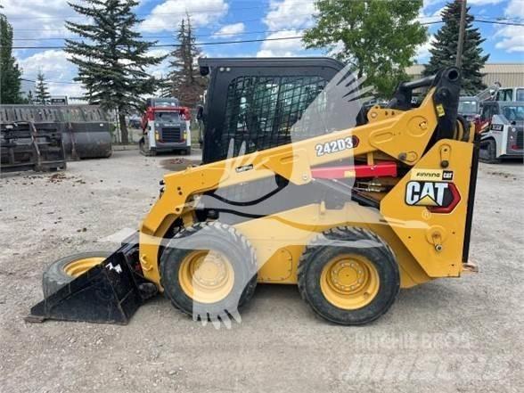 CAT 242D3 Мини товарачи
