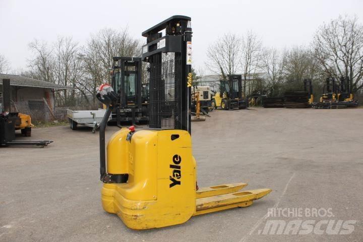 Yale MS10AC Колички високоповдигачи с теглич