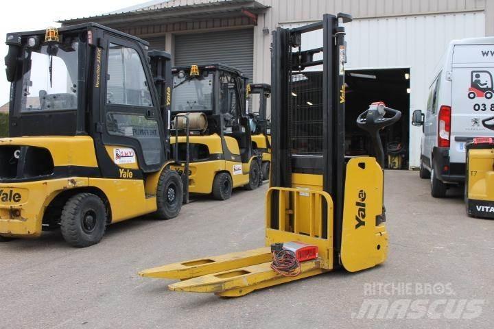 Yale MS10AC Колички високоповдигачи с теглич