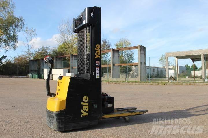 Yale MS12AC Колички високоповдигачи с теглич