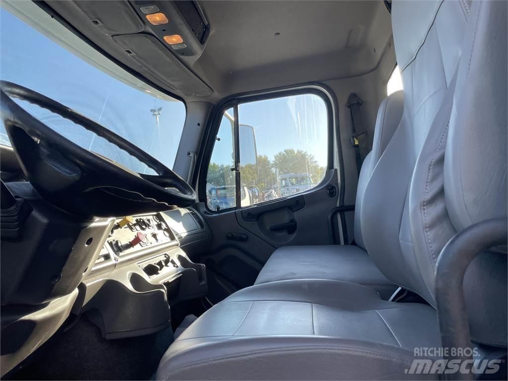 Freightliner 114SD Други