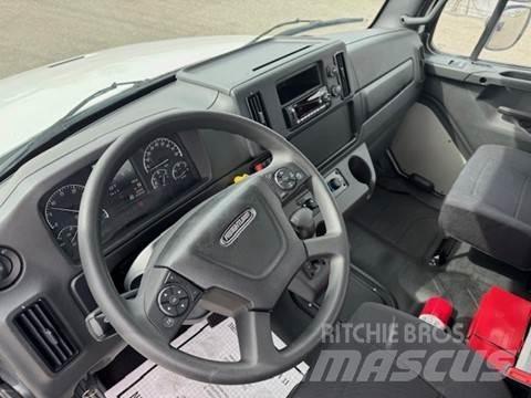 Freightliner M2 106 Влекачи