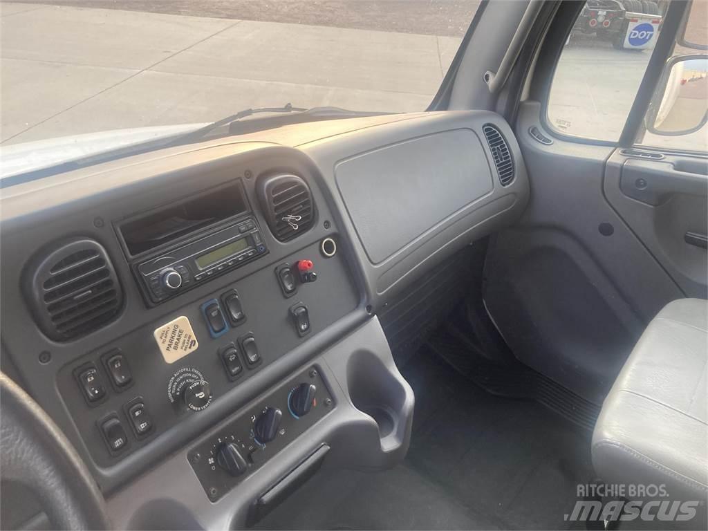 Freightliner M2 106 Шаси кабини