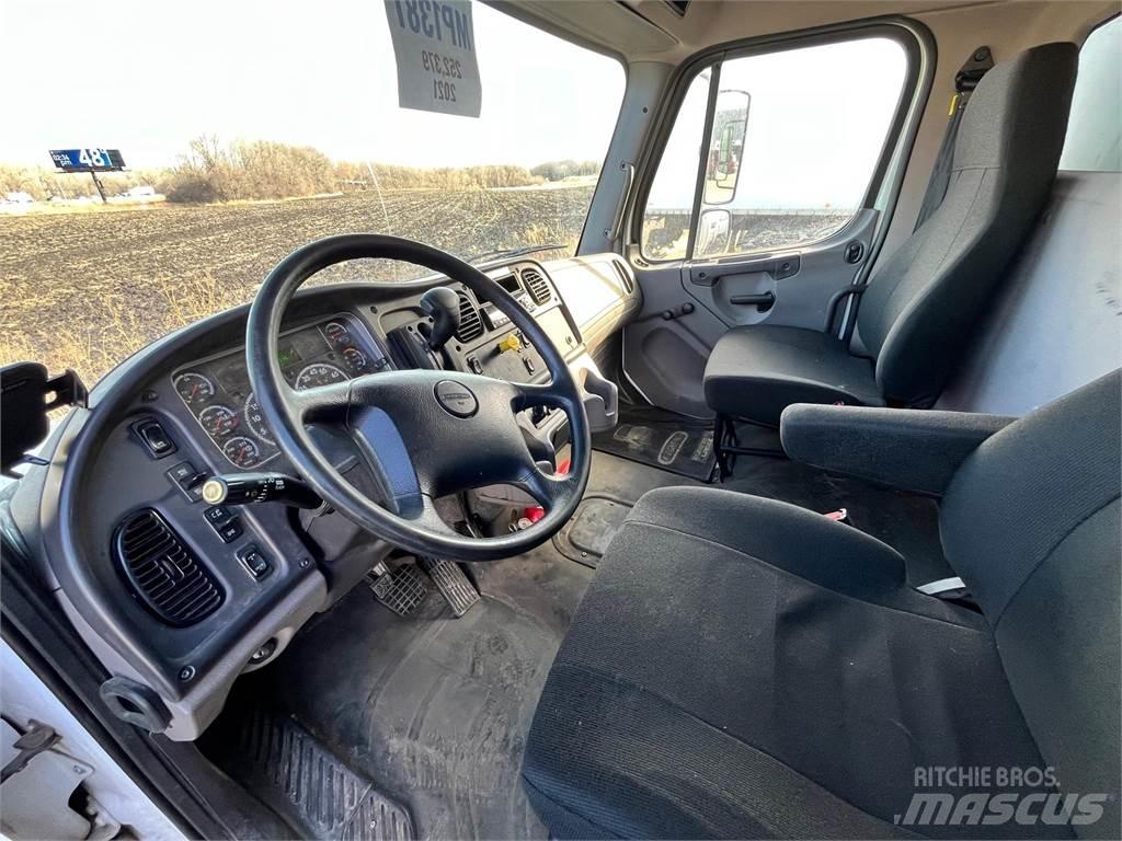 Freightliner M2 106 Каросерии