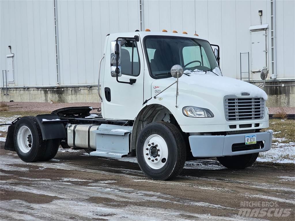 Freightliner M2 106 Влекачи