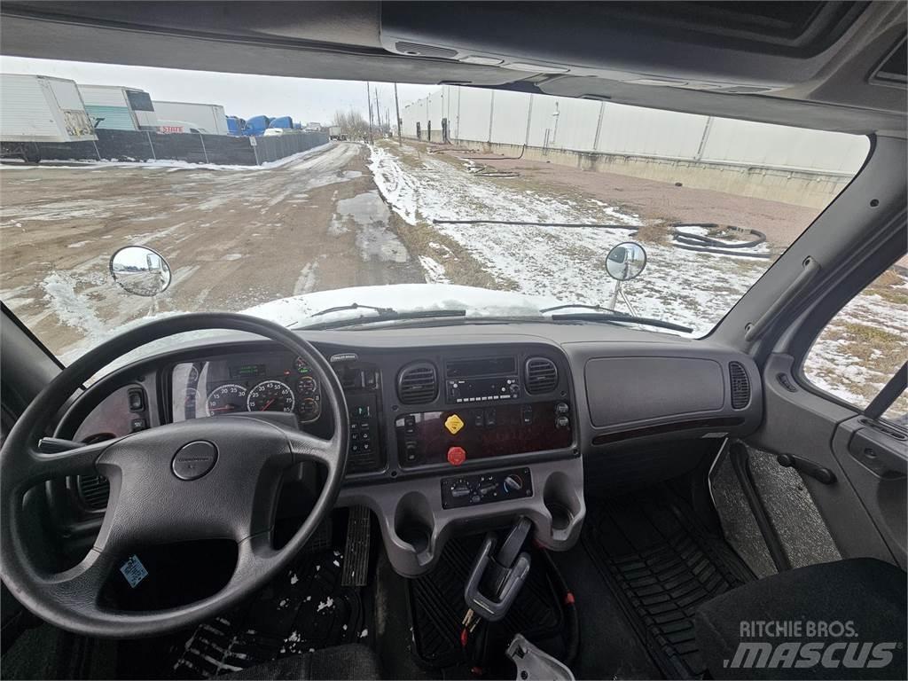 Freightliner M2 106 Влекачи