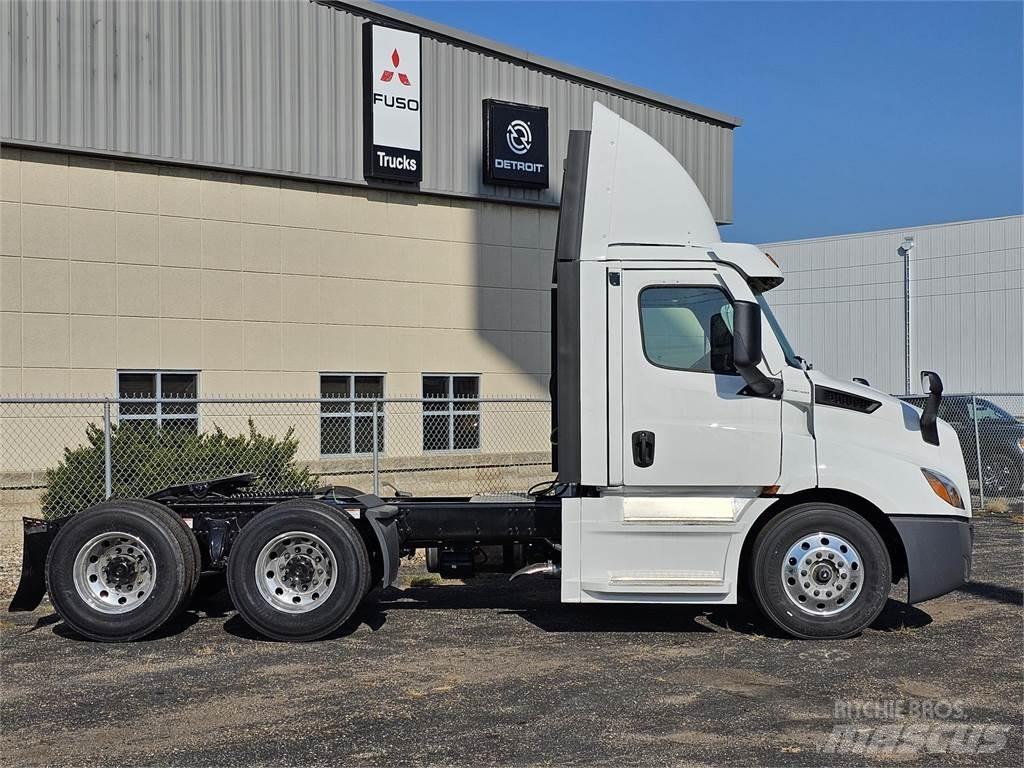 Freightliner PE116DC Влекачи