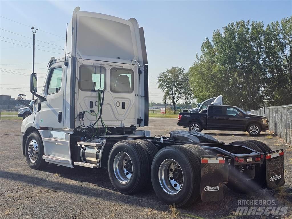 Freightliner PE116DC Влекачи