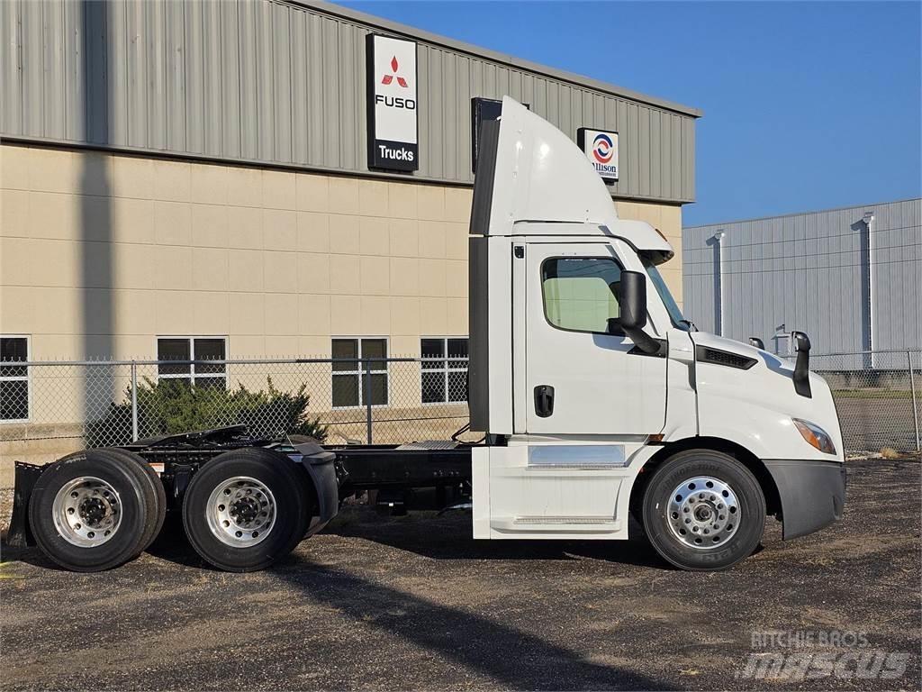 Freightliner PE116DC Влекачи