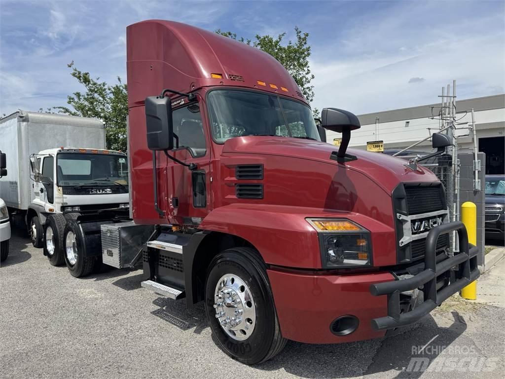 Mack AN64T Влекачи