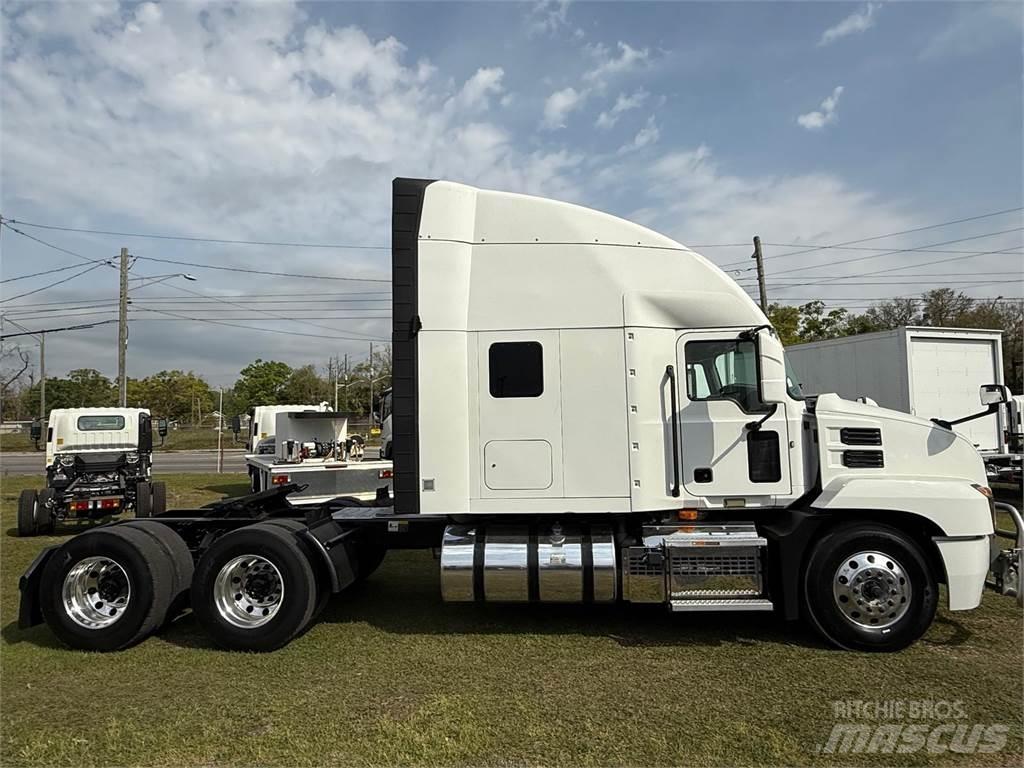 Mack AN64T Влекачи