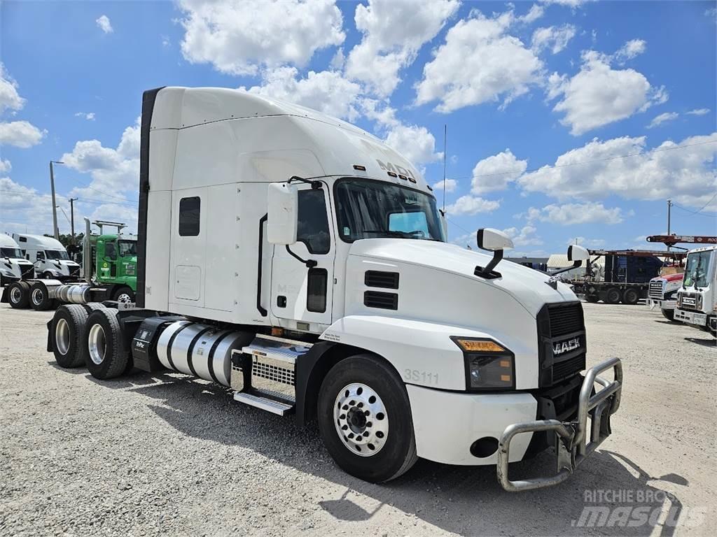 Mack AN64T Влекачи