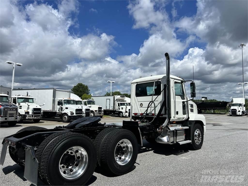 Mack AN64T Влекачи