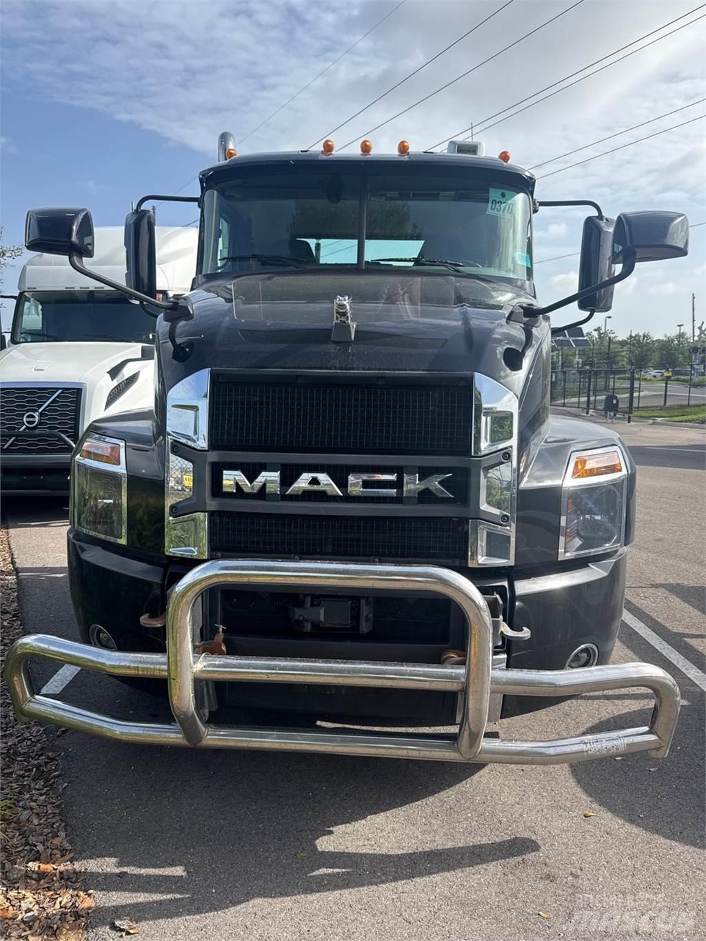 Mack AN64T Влекачи