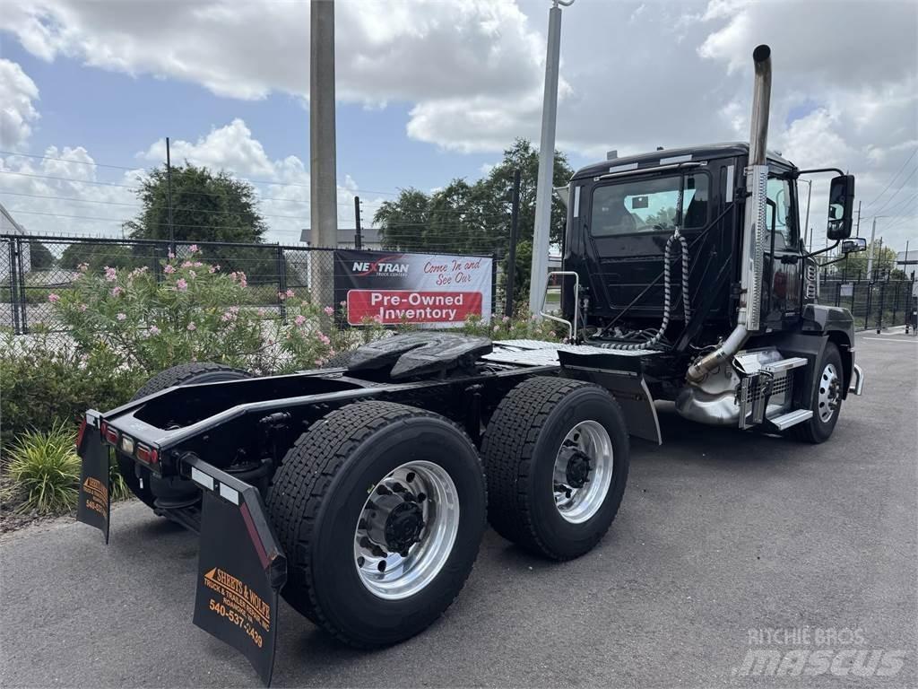 Mack AN64T Влекачи
