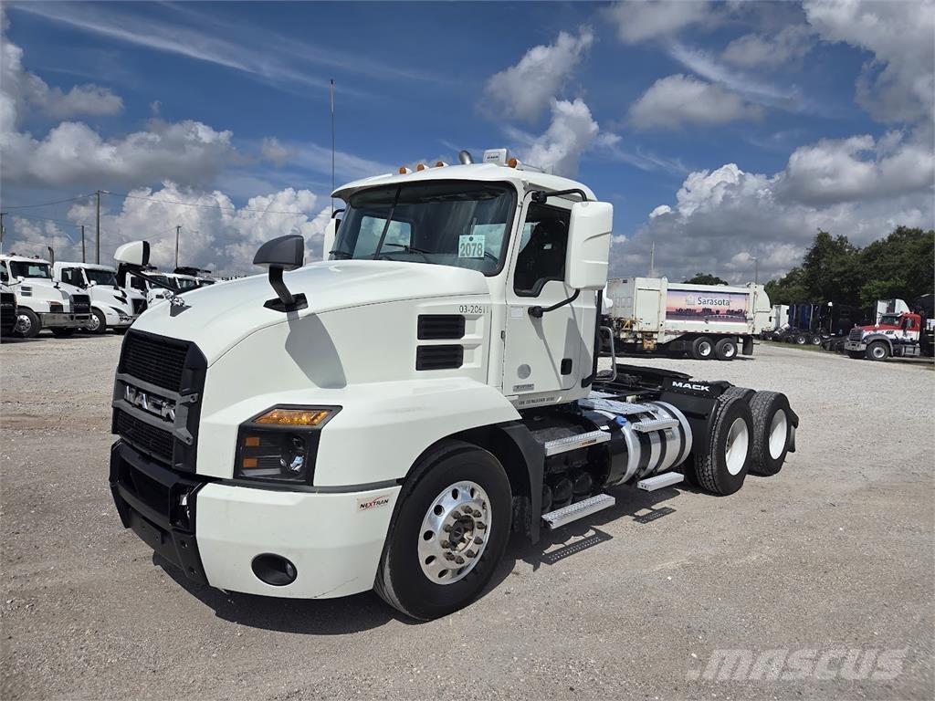 Mack AN64T Влекачи