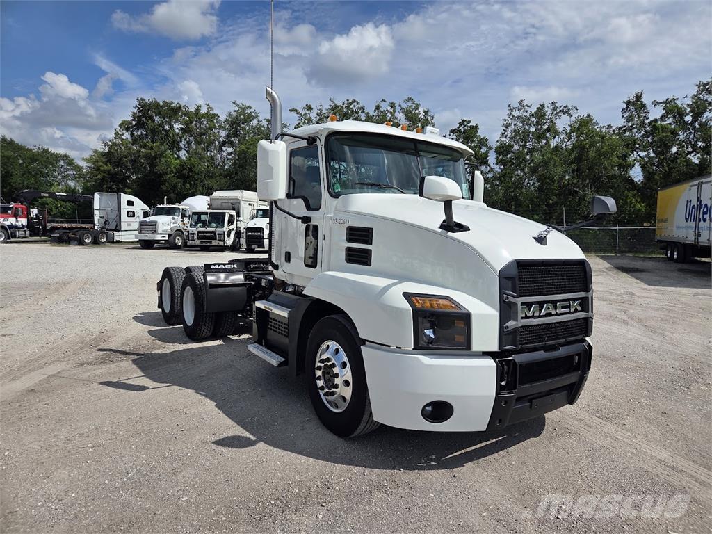 Mack AN64T Влекачи