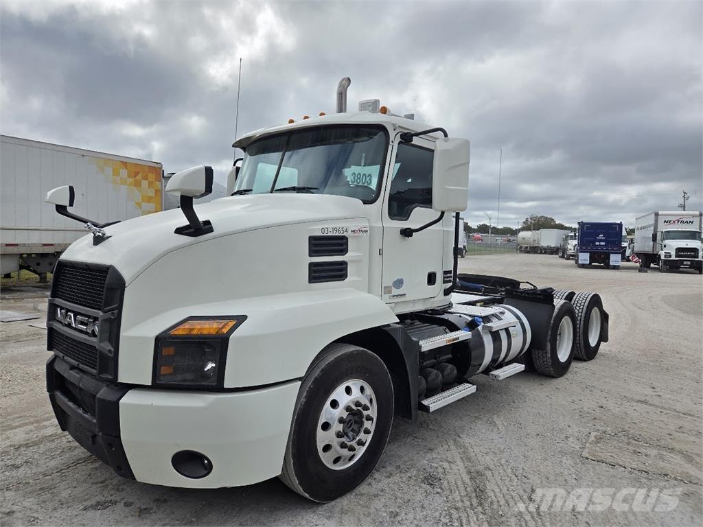 Mack AN64T Влекачи