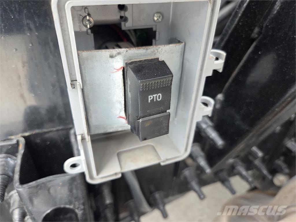 Mack AN64T Влекачи