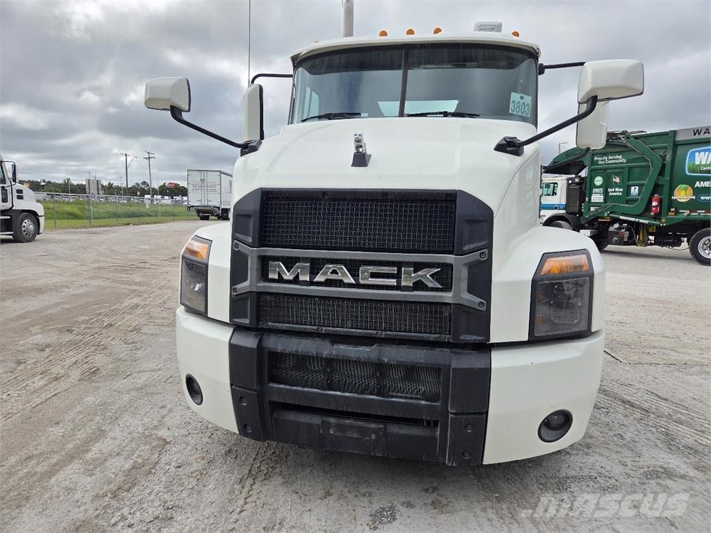 Mack AN64T Влекачи