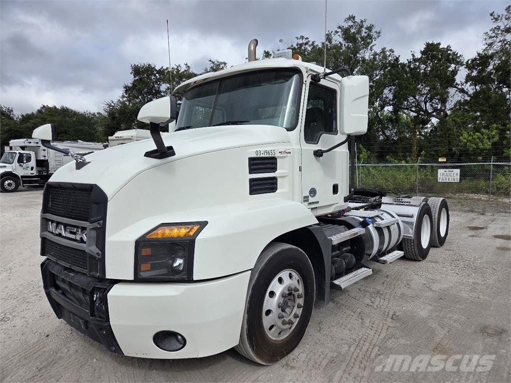 Mack AN64T Влекачи
