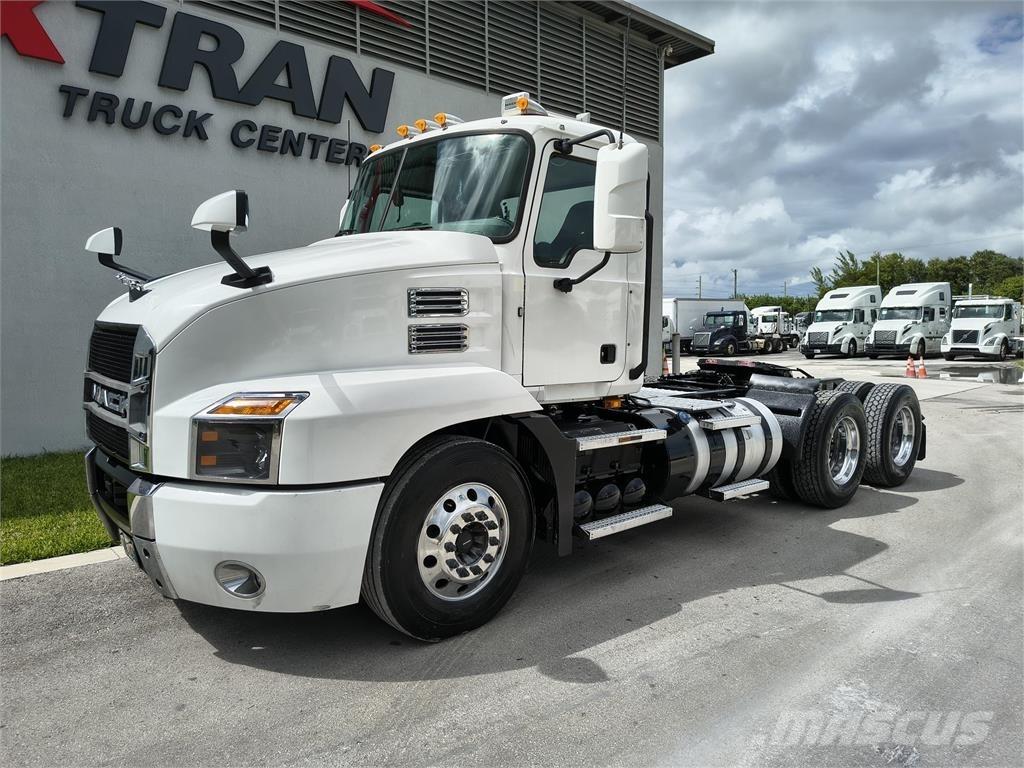 Mack AN64T Влекачи