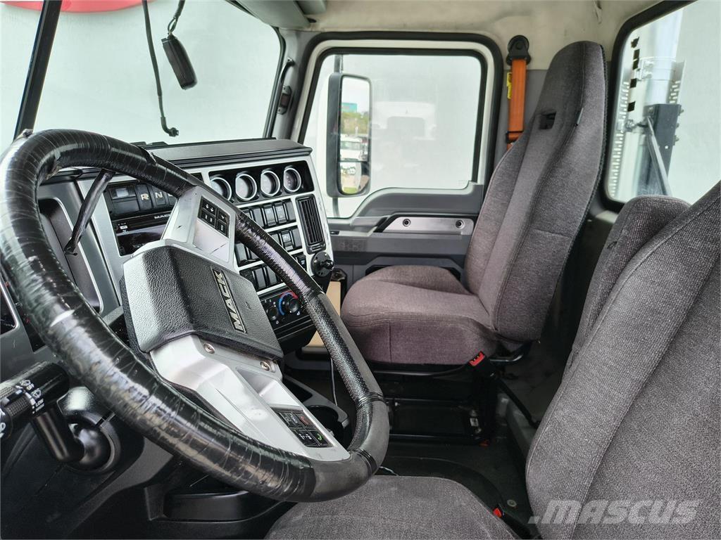 Mack AN64T Влекачи