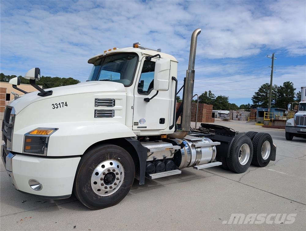 Mack AN64T Влекачи