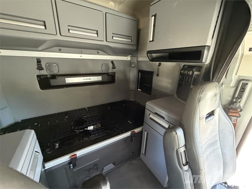 Mack AN64T Влекачи