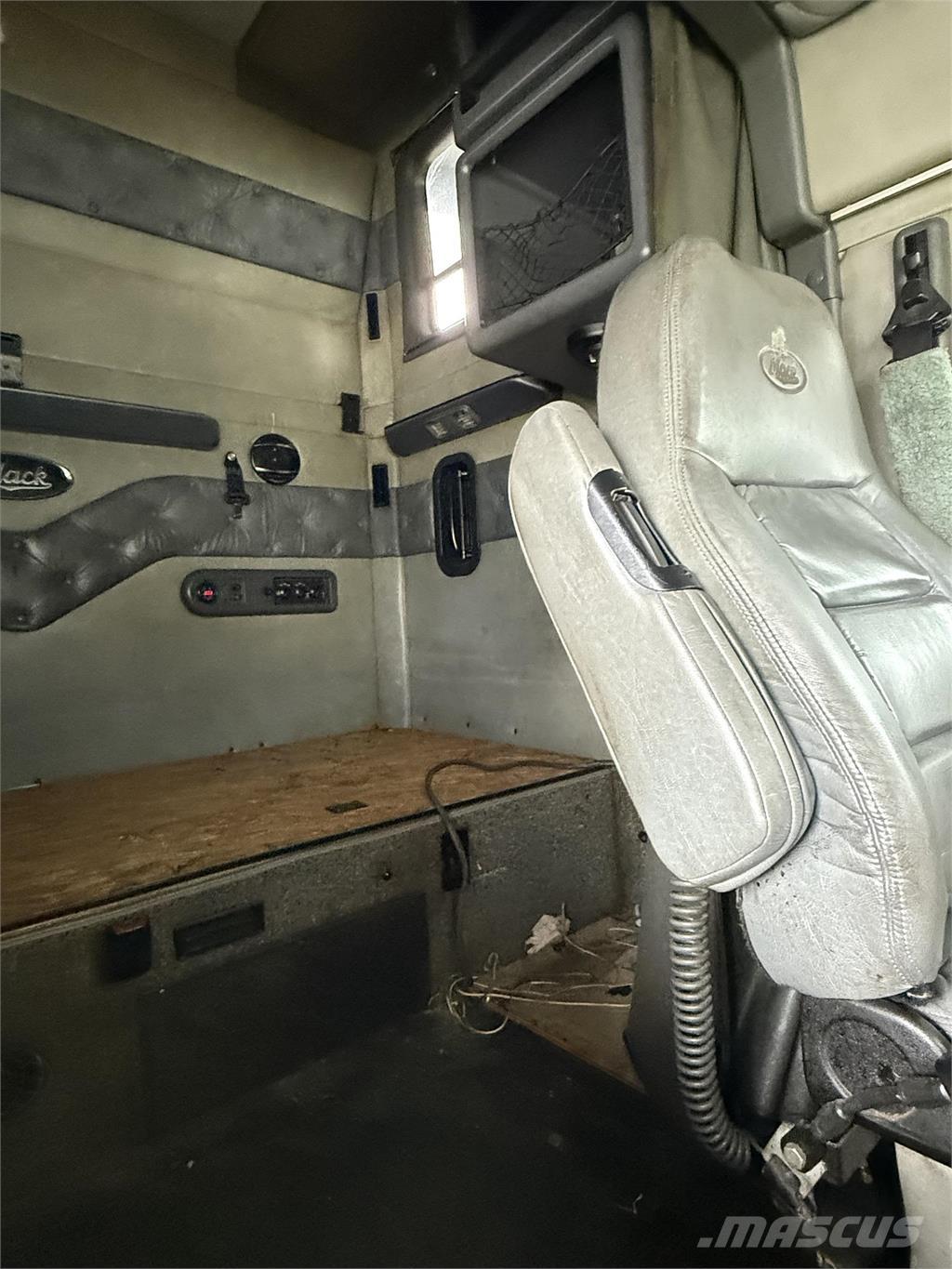 Mack CXU613 Влекачи