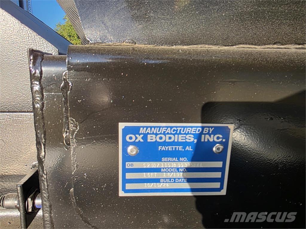 Mack GR64B Самосвал