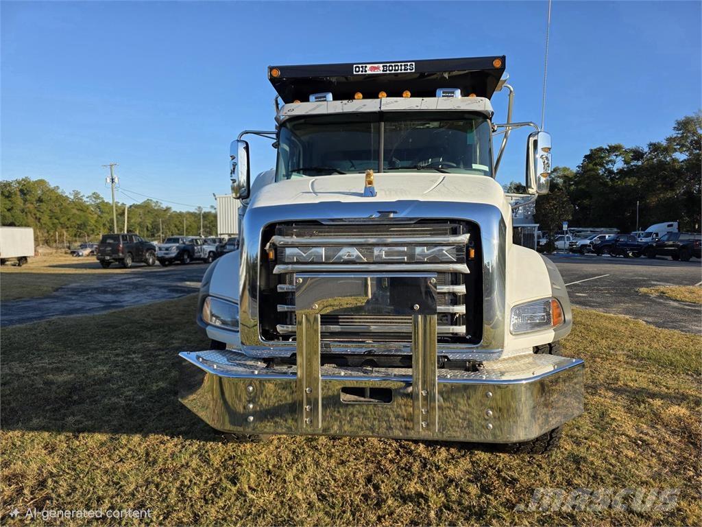 Mack GR64B Самосвал