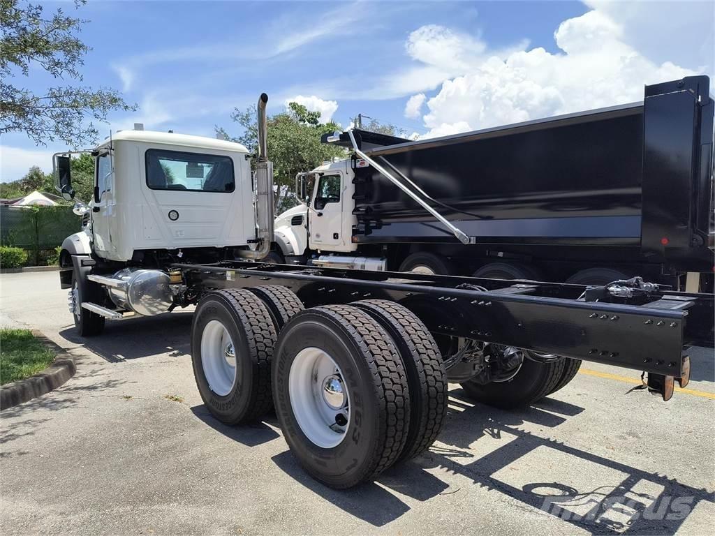 Mack GR64BX Автобетоновози
