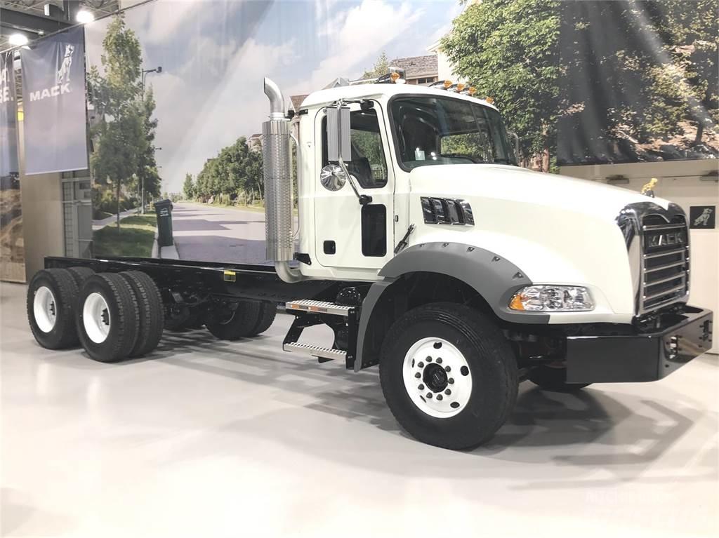 Mack GR64BX Самосвал