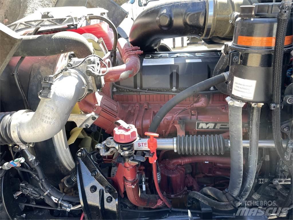 Mack GR64F Други