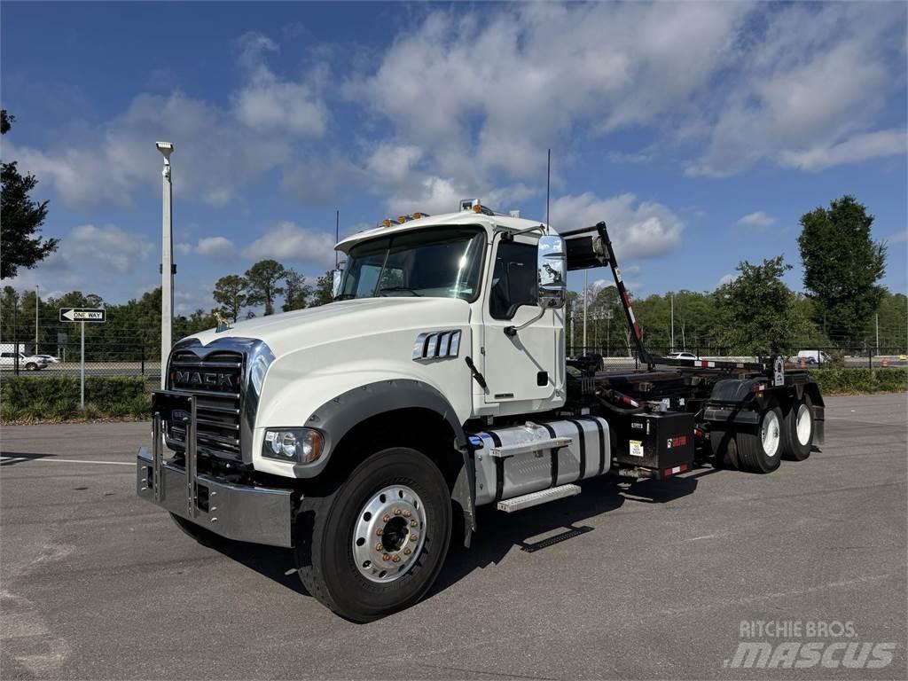 Mack GR64F Други