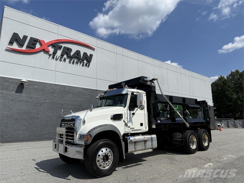 Mack GR64F Самосвал
