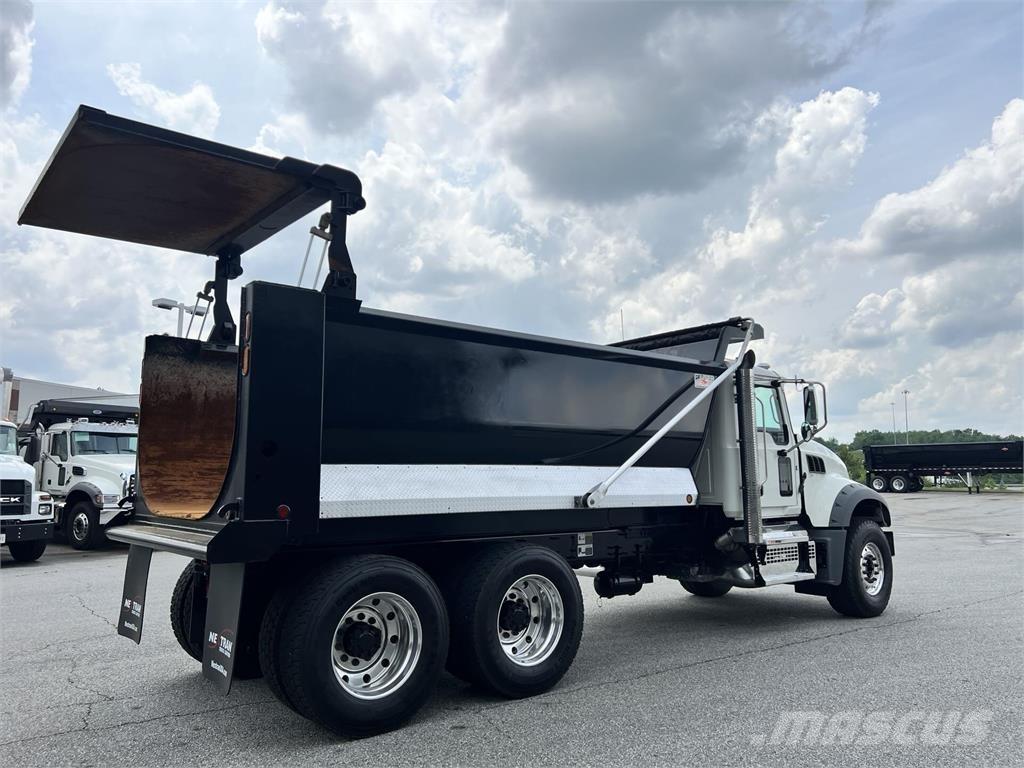 Mack GR64FR Самосвал