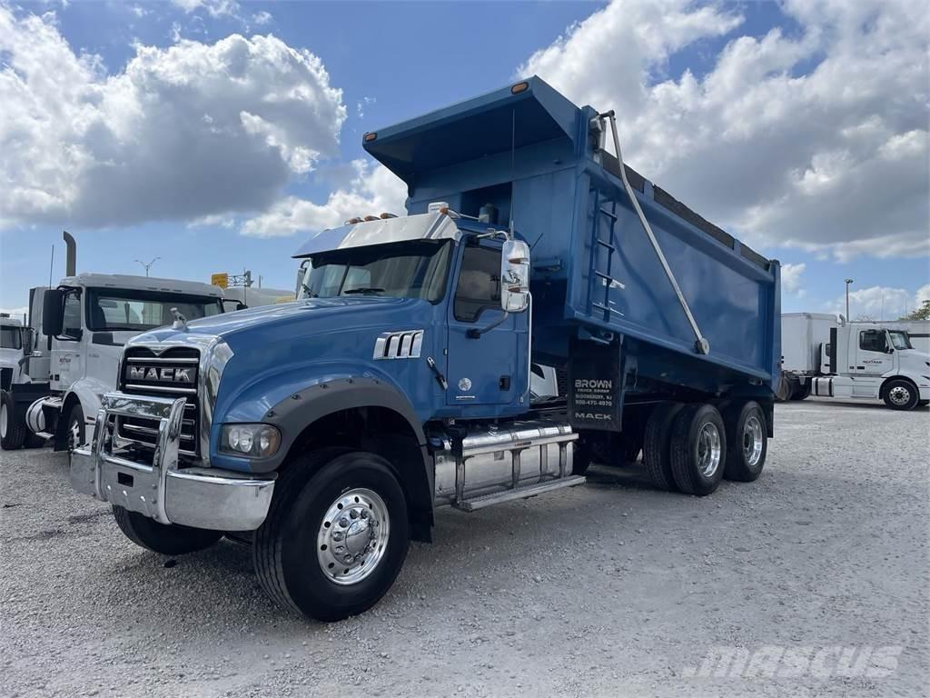Mack GR64FR Самосвал
