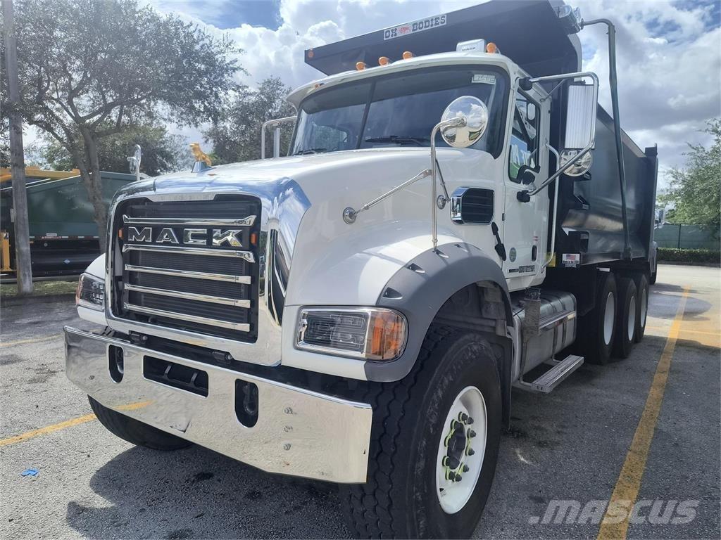 Mack GR64FR Самосвал
