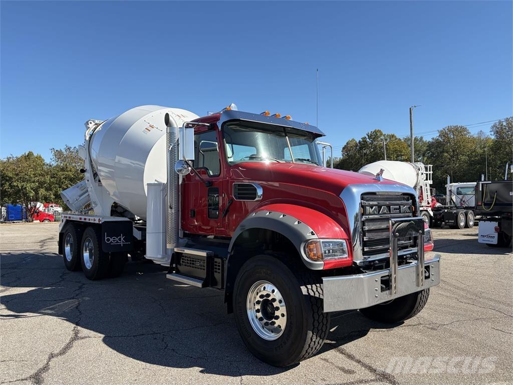 Mack GR64FR Автобетоновози
