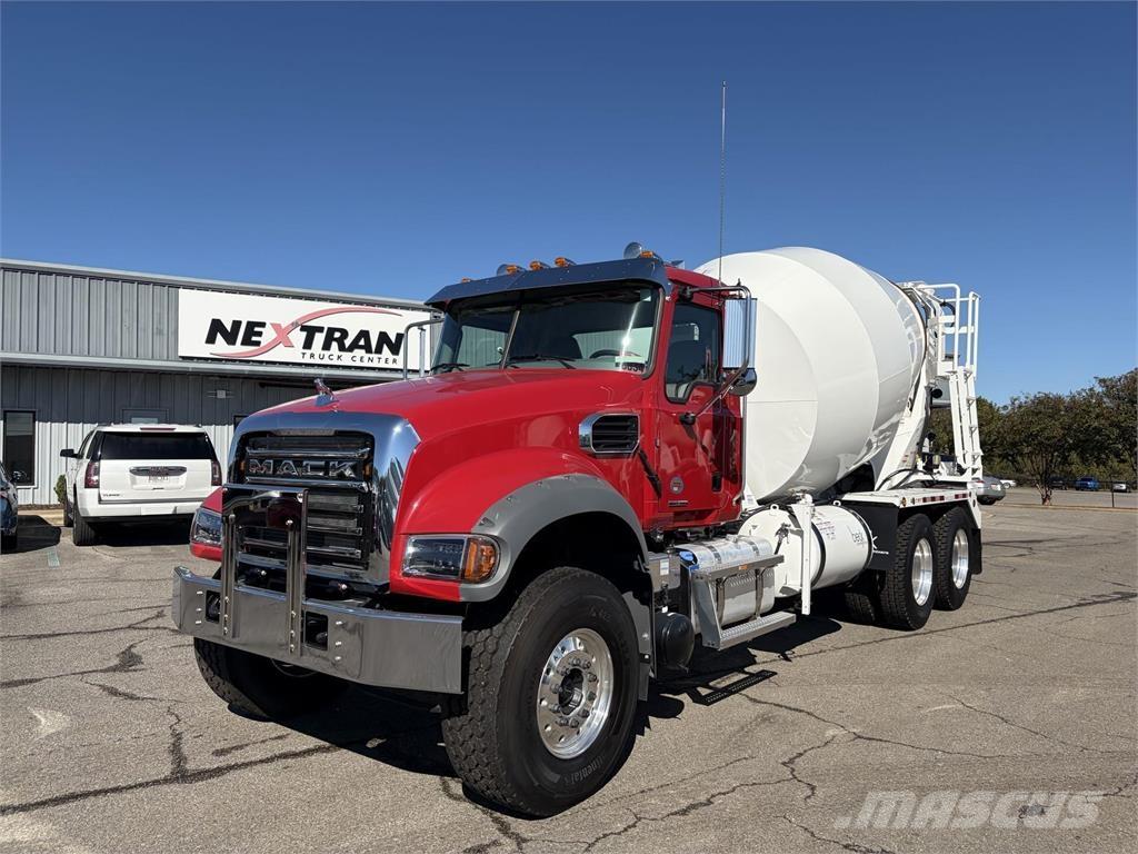Mack GR64FR Автобетоновози
